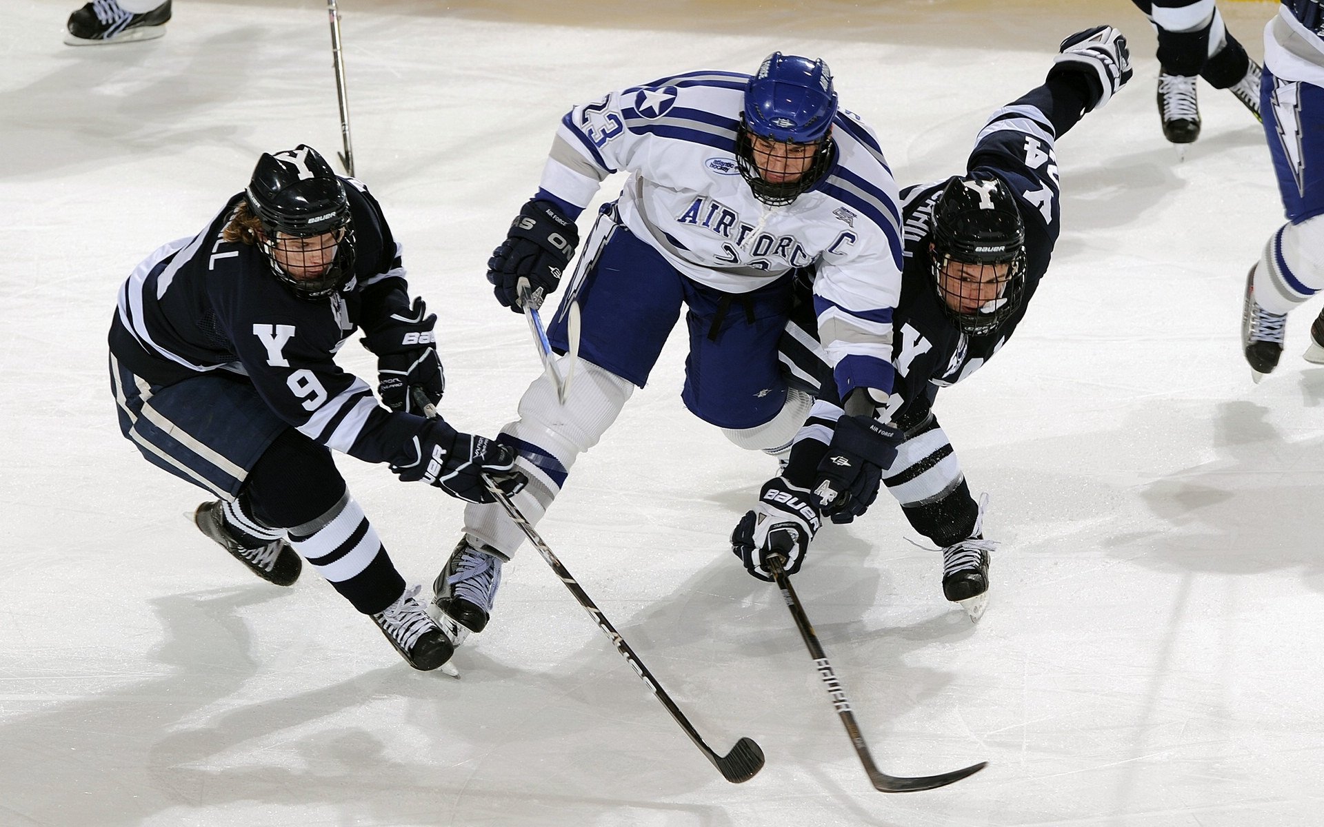 开云中国官网-中国足球国家队伤病管理体系日益完善,足球伤病名单